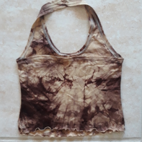 Adorable halter crop top - Picture 2 of 8